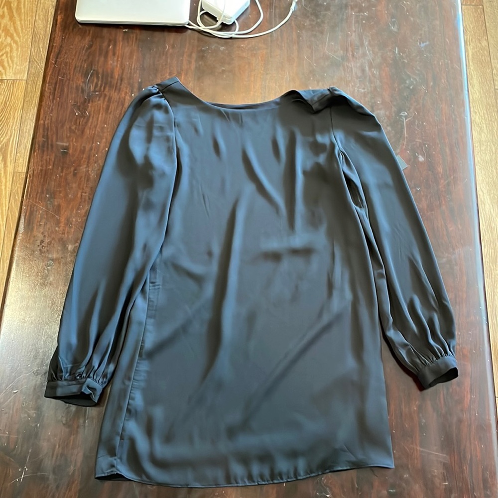 Lulu’s black dress.